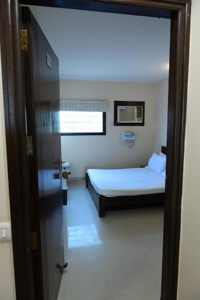 Maharani Regency Hotel Panchkula Buitenkant foto