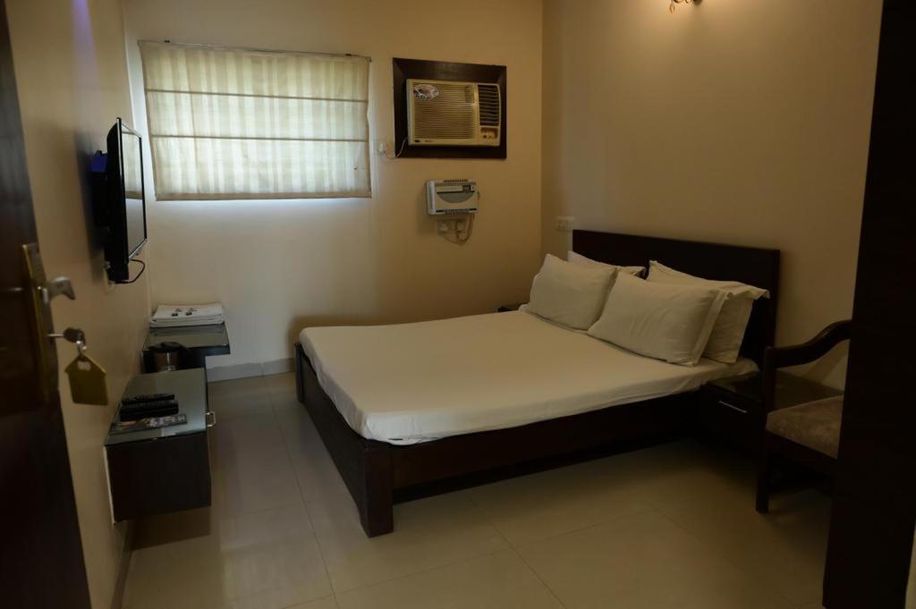 Maharani Regency Hotel Panchkula Buitenkant foto